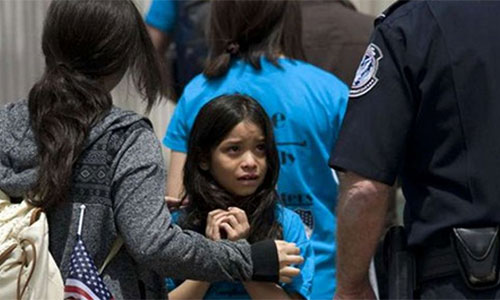 Trump reemplaza la separación familiar por la detención familiar indefinida Save the Children avisa de la nueva medida del Gobierno de EEUU